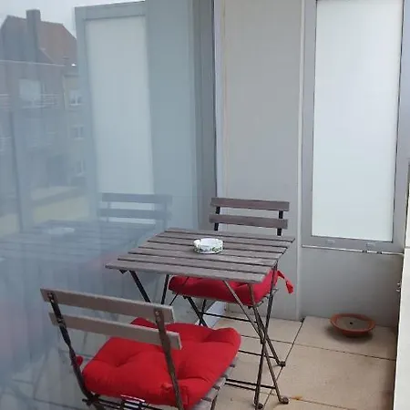 Raversijde With Sea View Appartement
