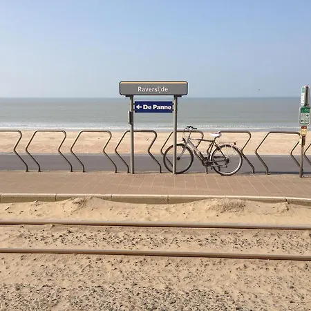 Daire Raversijde With Sea View